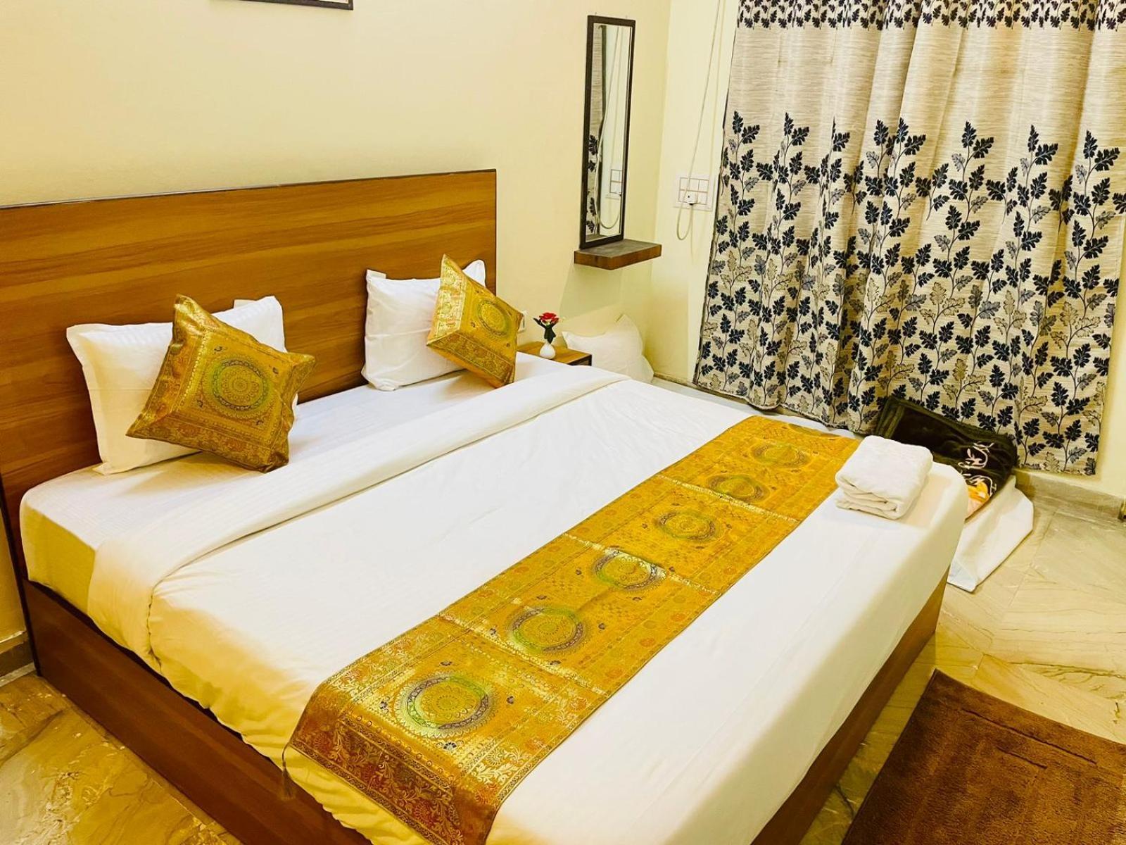 Shankar Vilaas -A Boutique Stay Forigners Choice Near Ghats And Temples Варанаси Экстерьер фото